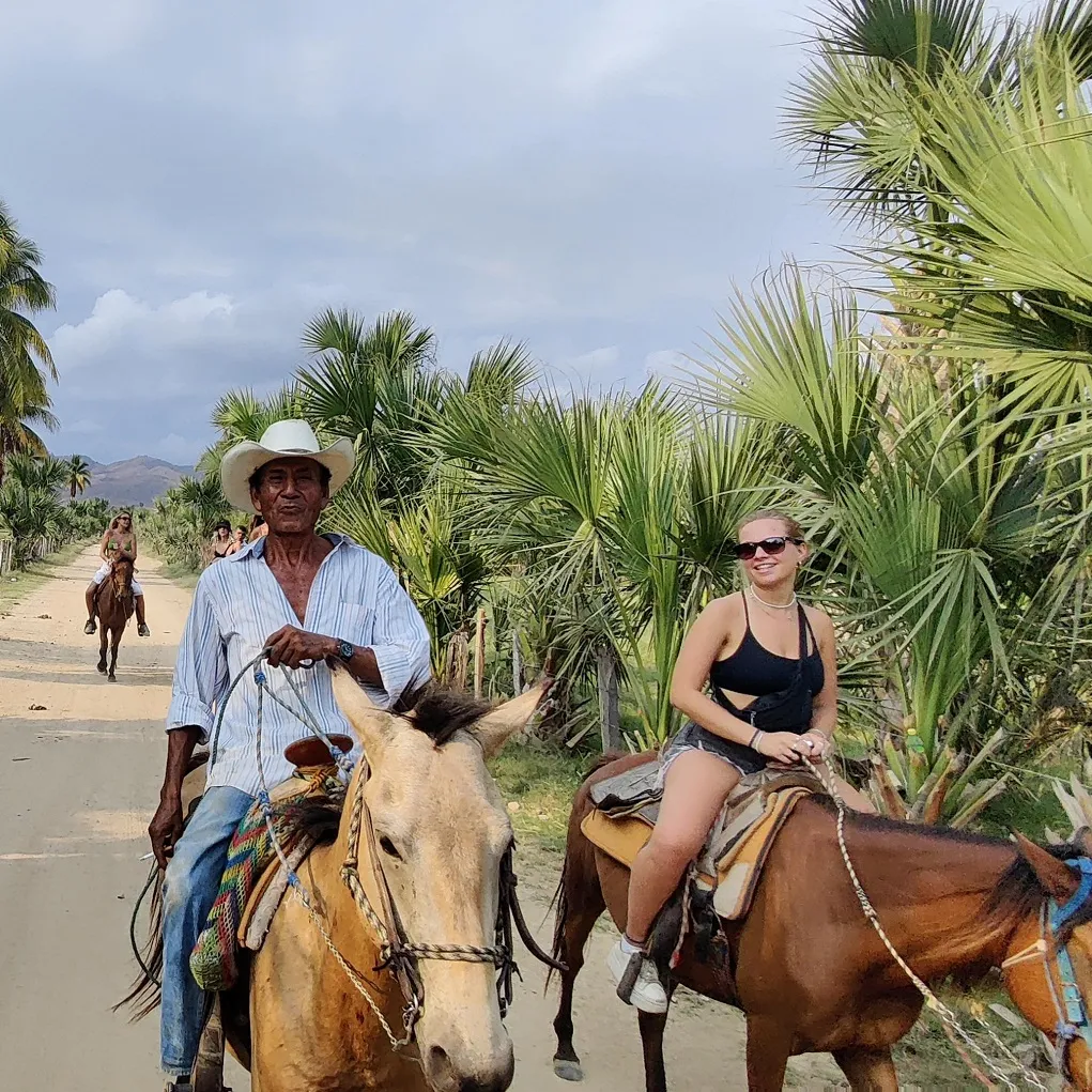 Local guides with the horses